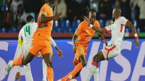 雷霆主帅淡泊名利，力夺13连胜，书写队史新篇章